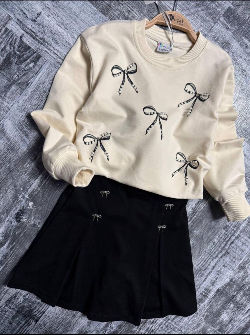 Girls'Long sleeve shirt+ shorts